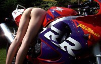 003_motogirl.jpg